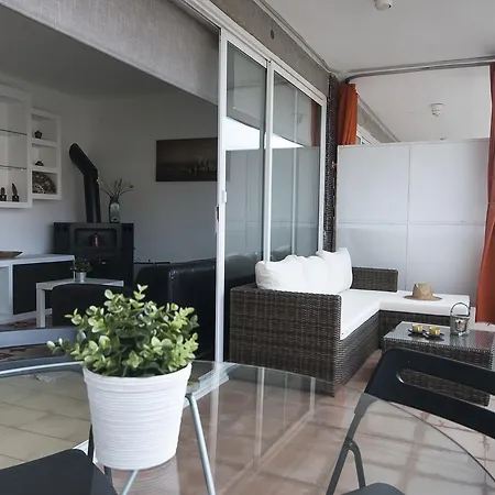 Apartment Lets Holidays With Terrace Near *